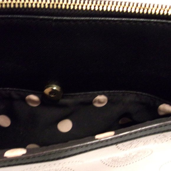 ANNE KLEIN BLACK AND CREAM FAUX LEATHER CROSSBODY PURSE, Like New Crossbody Bag - Picture 7 of 12